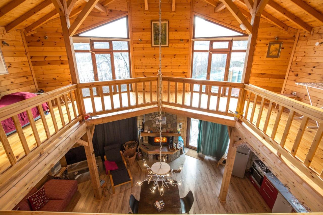 הוילה Large Luxury Chalet In Raduil, Nr Borovets - Hot Tub, Views, Wi-Fi מראה חיצוני תמונה